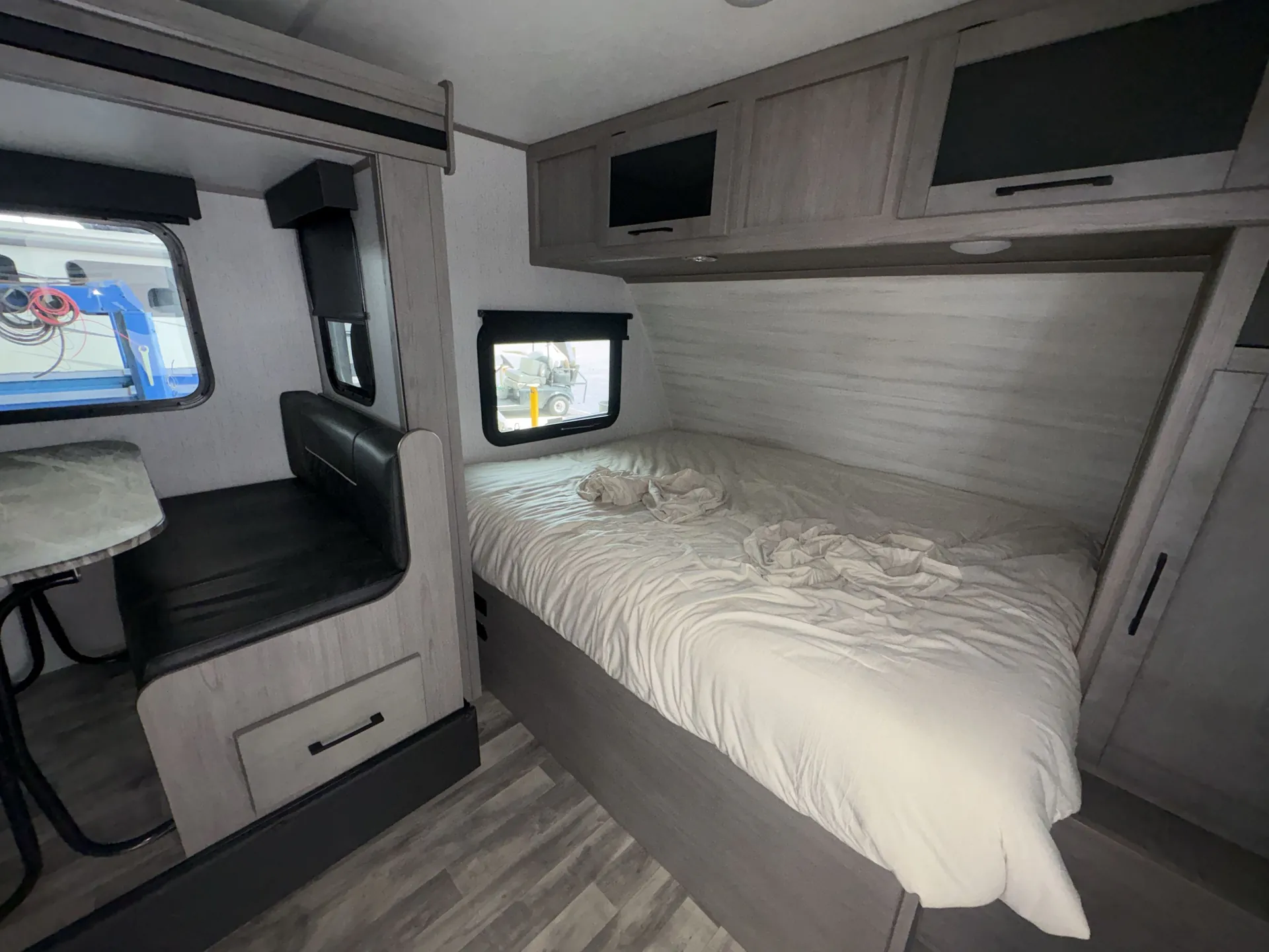 2022 Dutchmen Kodiak Cub 196BH — living area main
