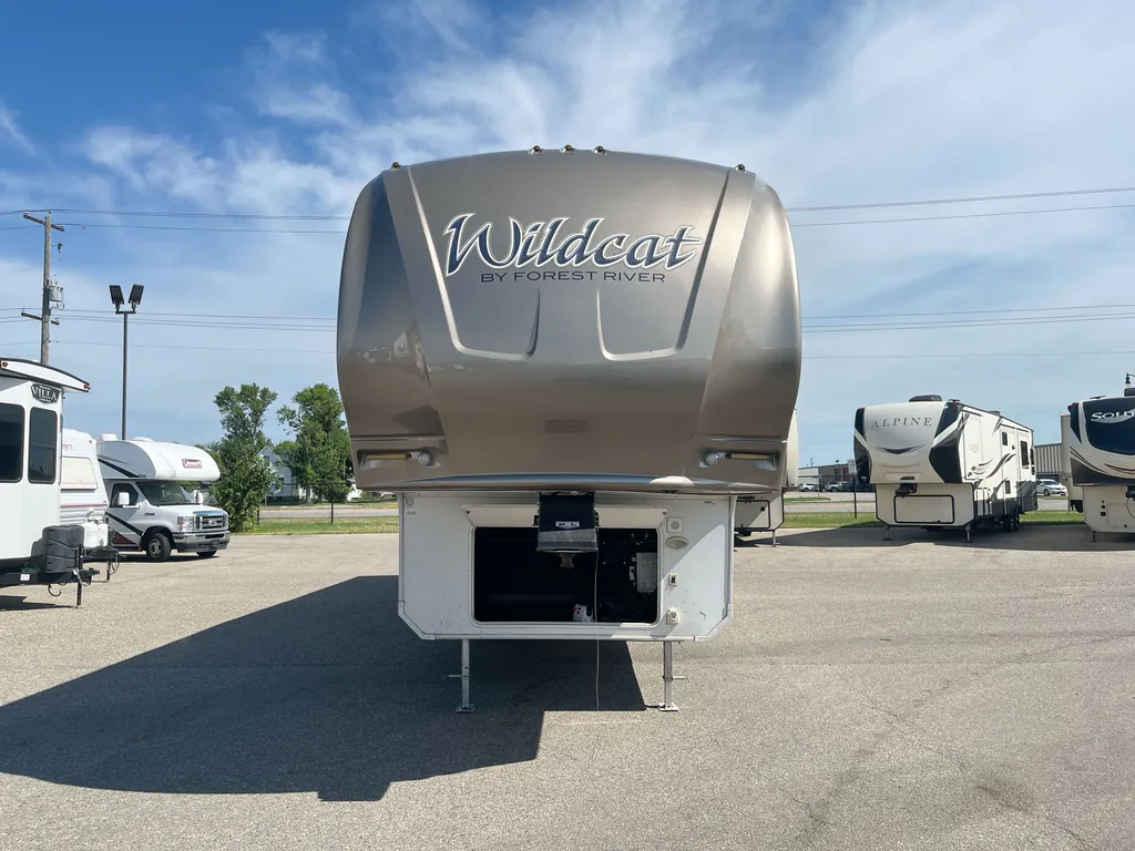 2015 Forest River Wildcat 331WP, Photos photo 2