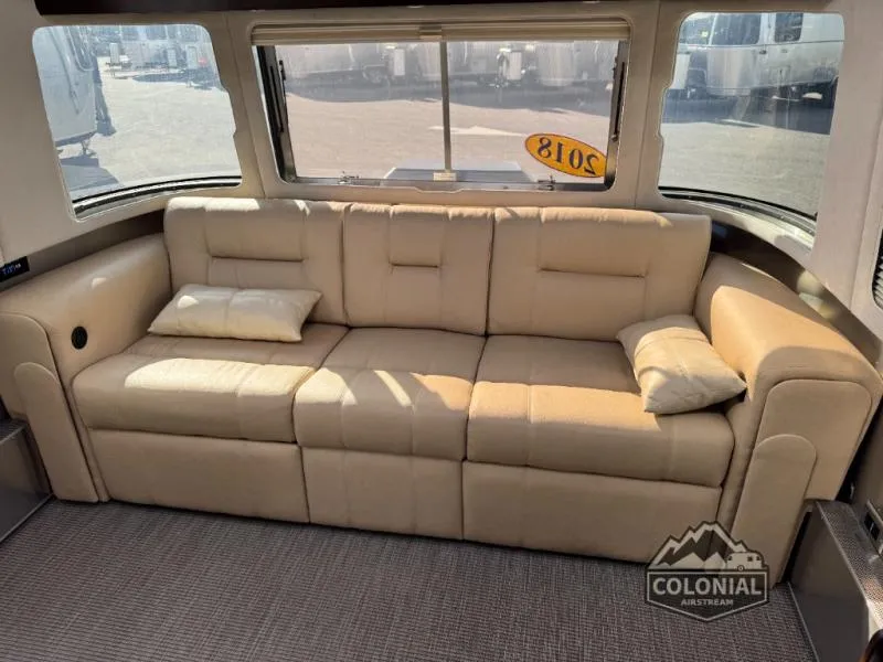 2018 Airstream Classic 30RB - Photo 4