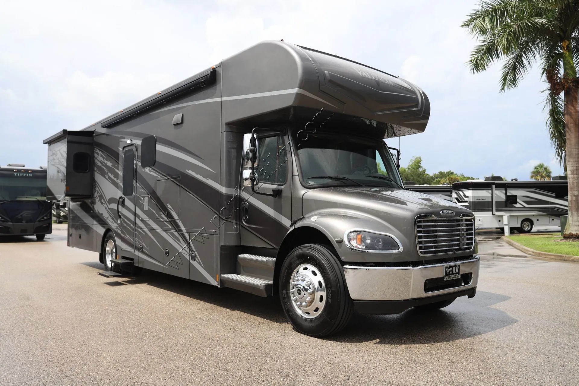 2022 Renegade RV Valencia 35MB - Photo 3