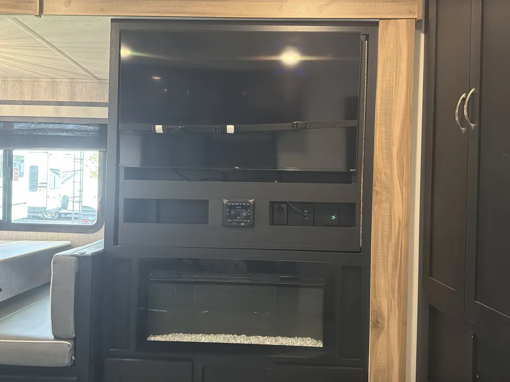 2022 Coachmen Freedom Express Ultra Lite 274RKS, Photos photo 12