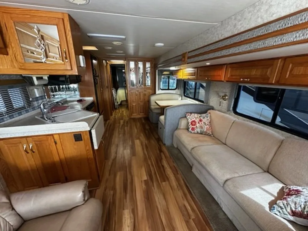 2003 Newmar Dutchstar 3803 - Photo 2