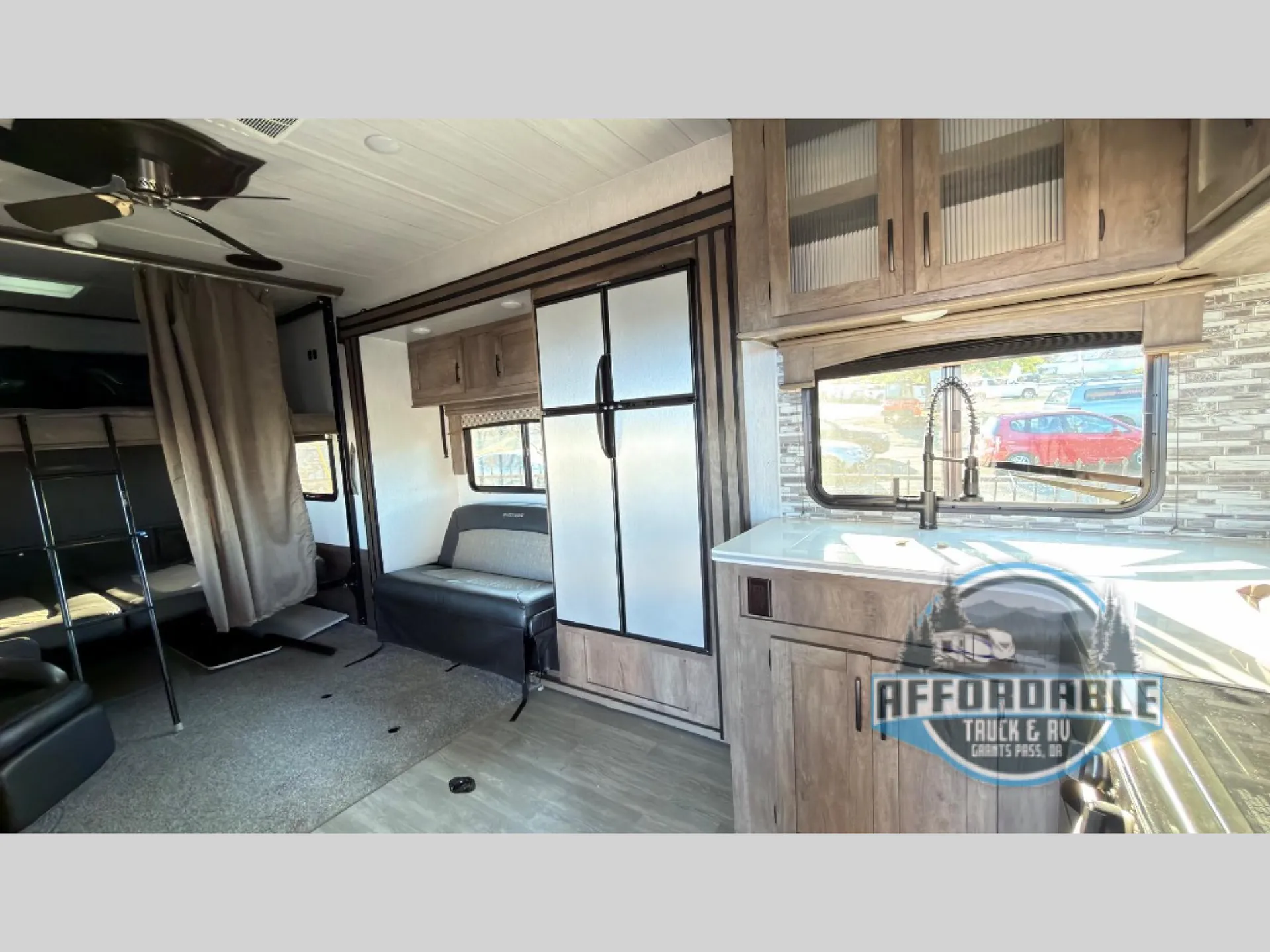 2022 Forest River Shockwave 30FKGDX — Photo 6