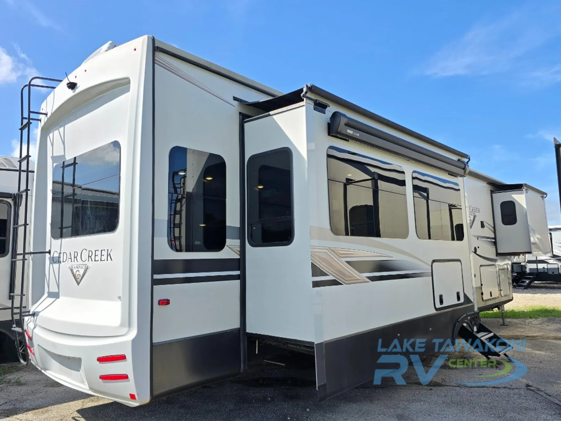 2022 Forest River Cedar Creek Champagne Edition 38EBS - Photo 4
