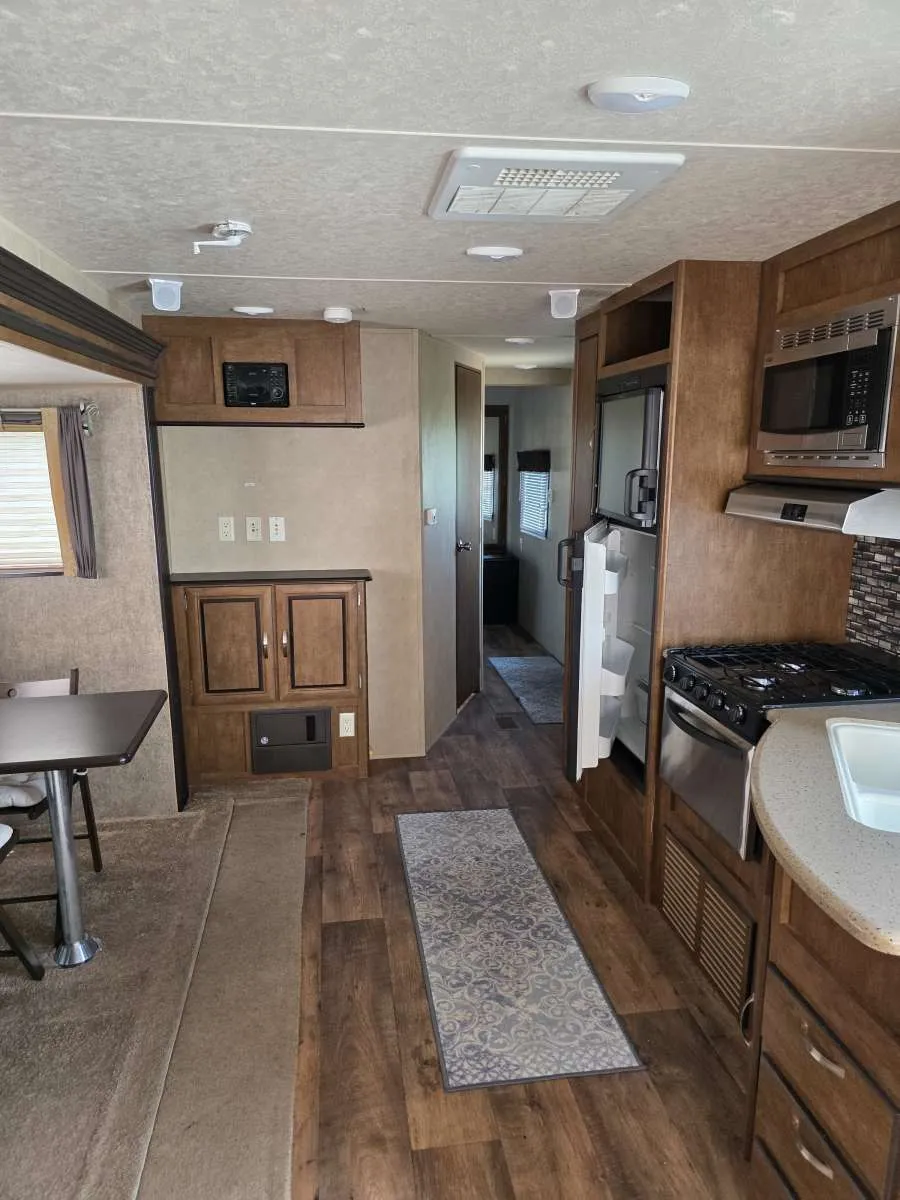 2016 Forest River Salem 27RLSS — Photo 7