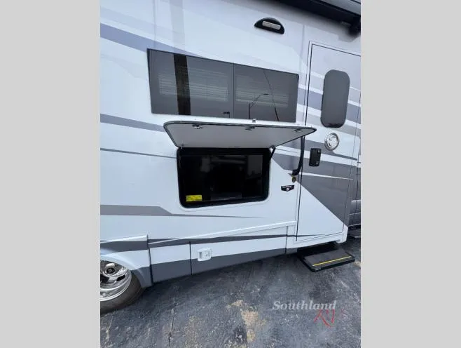 2026 Tiffin Wayfarer 25 XRW - Photo 4