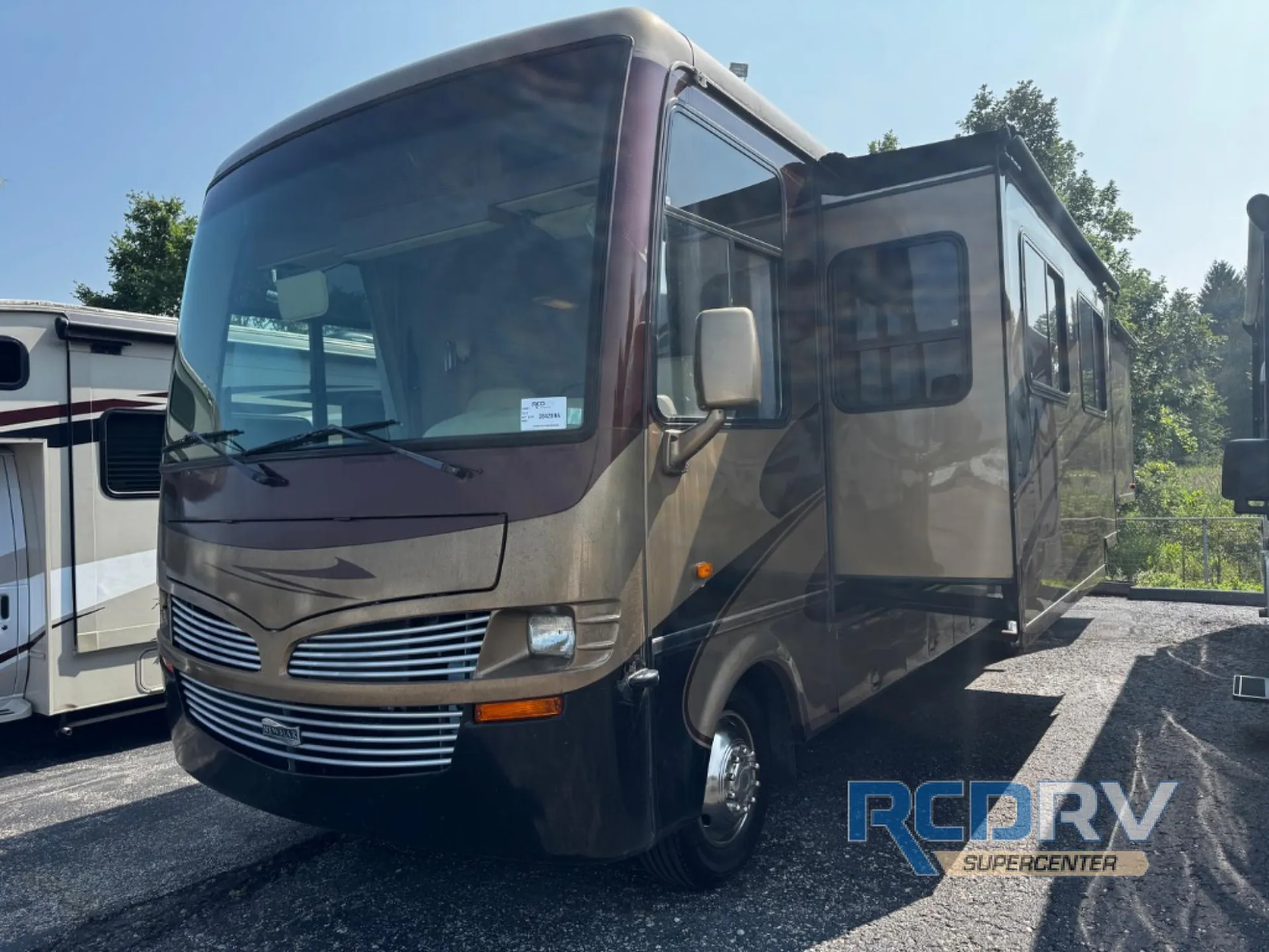 2011 Newmar Bay Star Used    3302 - Photo 2