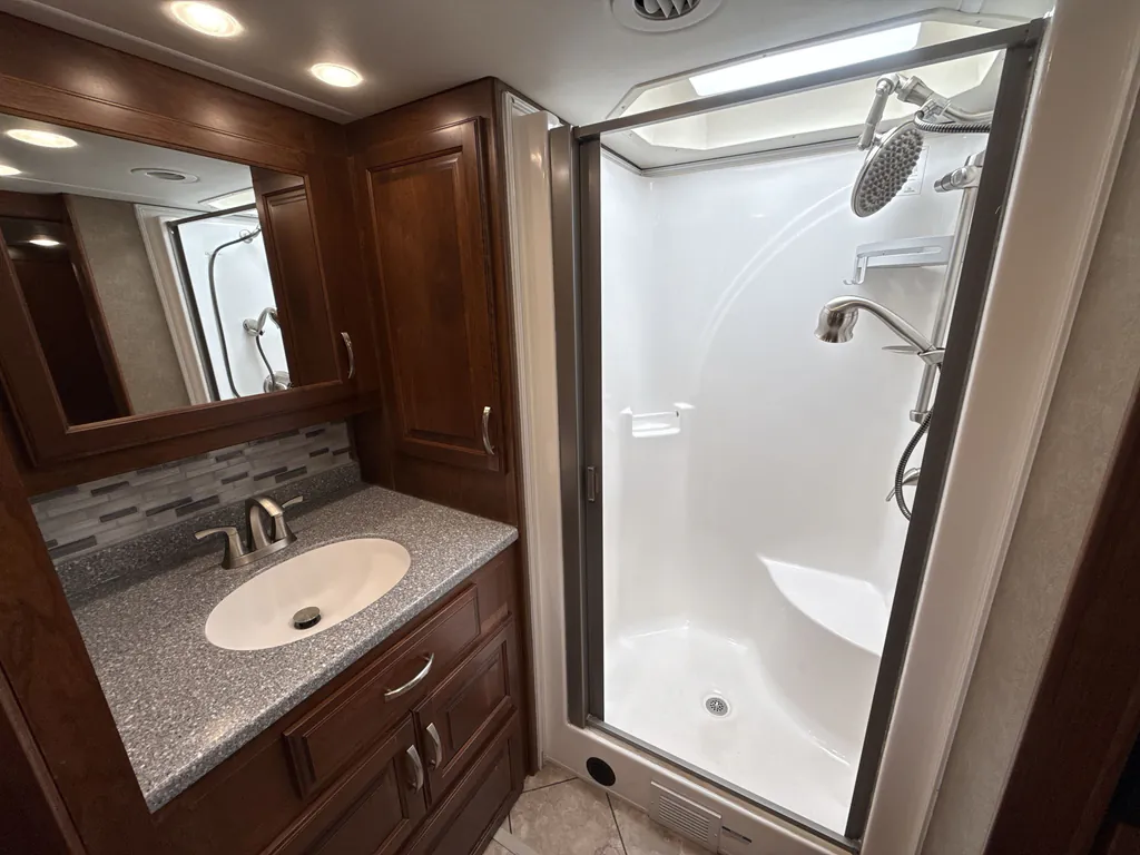 2016 Forest River Berkshire 38A, Photos photo 17