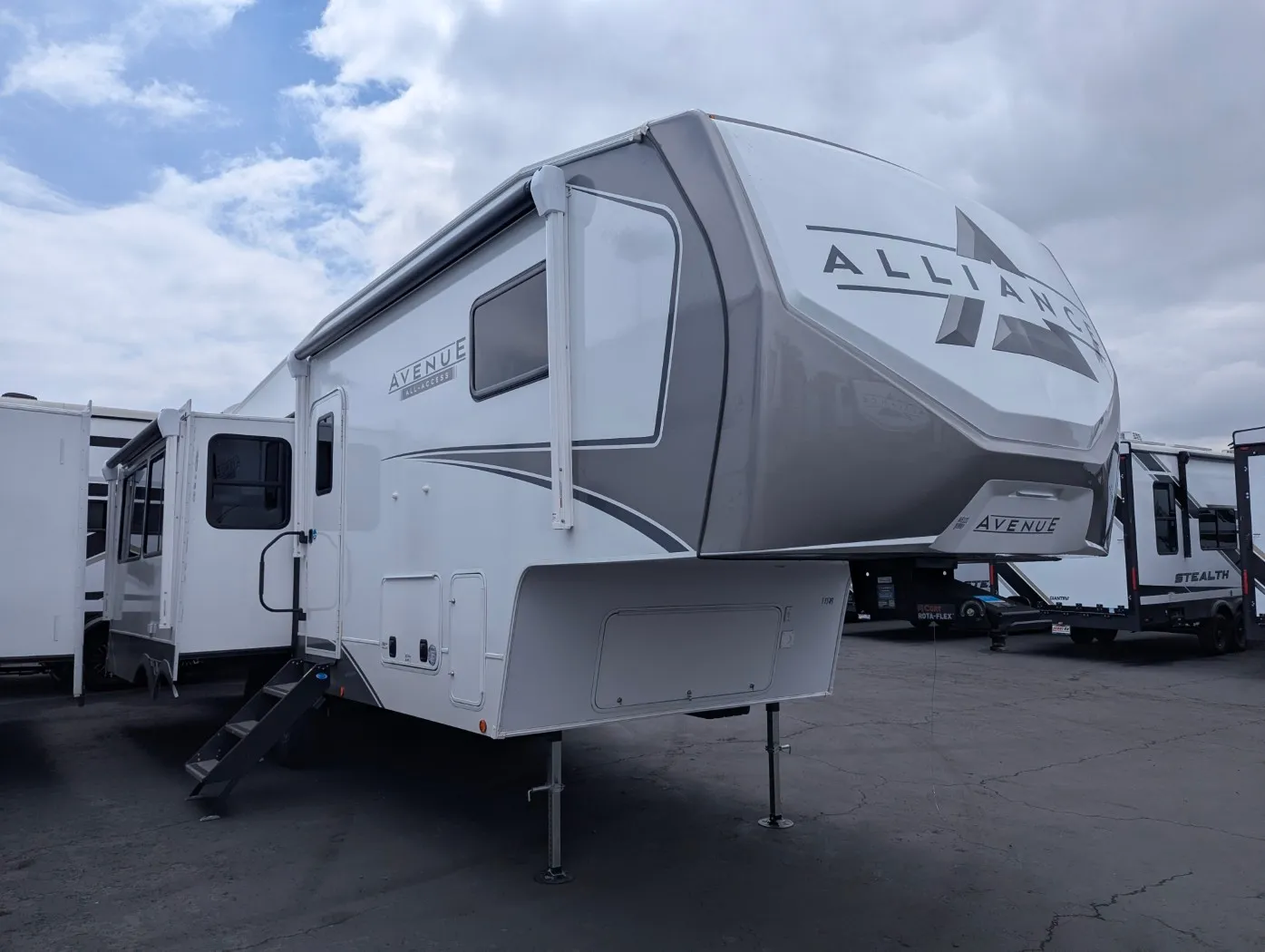 2026 Alliance RV Avenue 29RL - Photo 2
