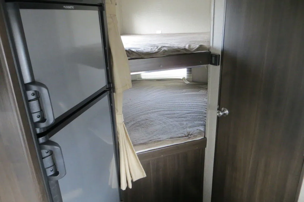 2019 Keystone Springdale 220BHWE, Photos photo 11