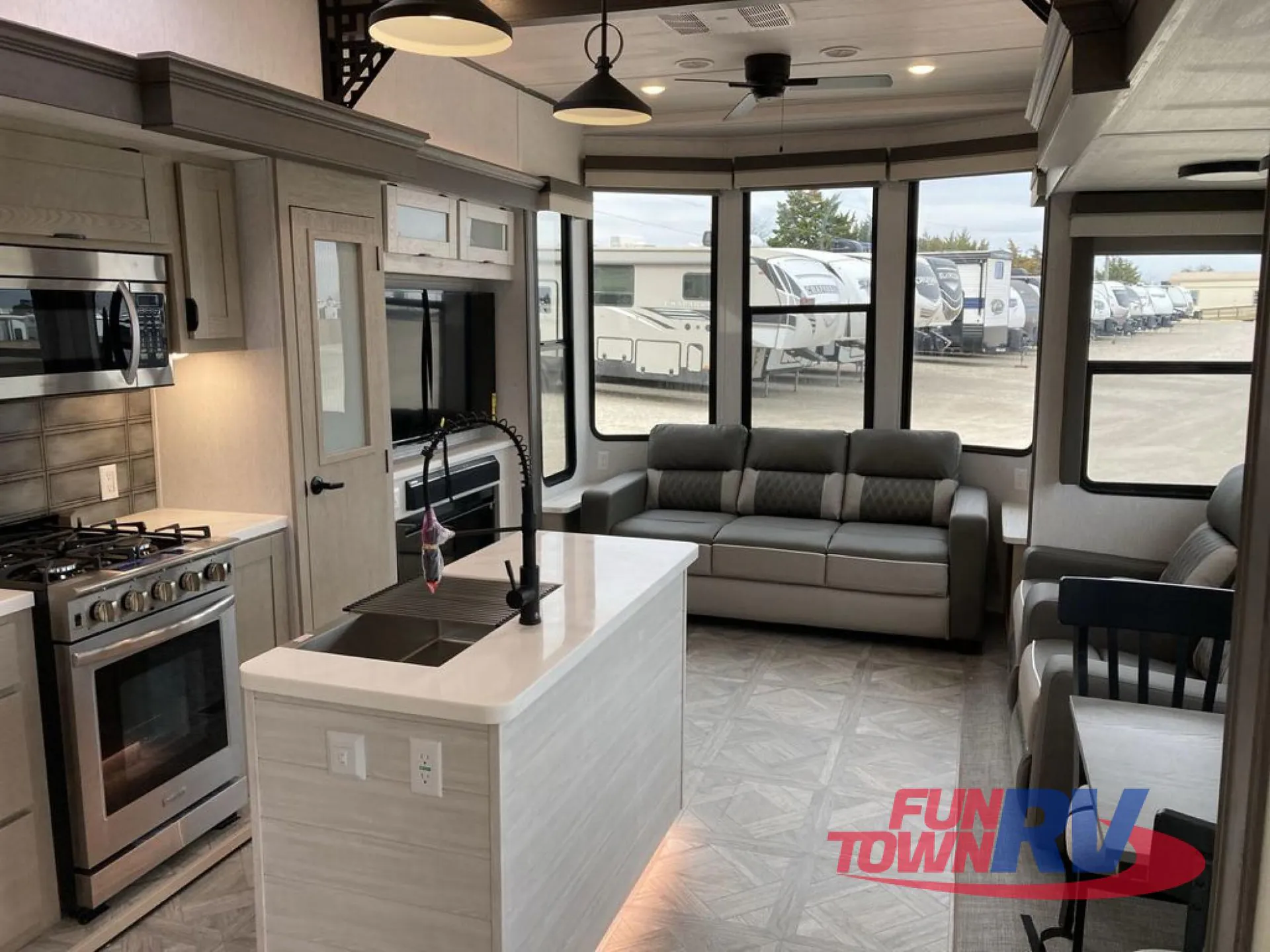 2025 Forest River Salem Grand Villa 42FLDL - Photo 4