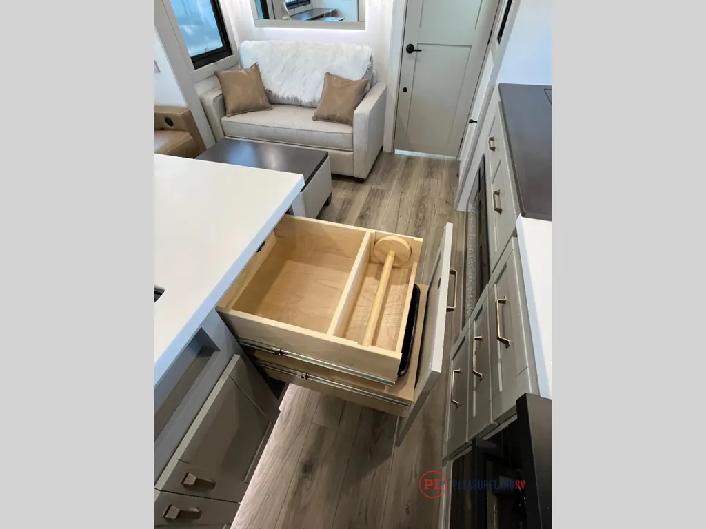 2026 Brinkley Model Z 3515, Photos photo 26