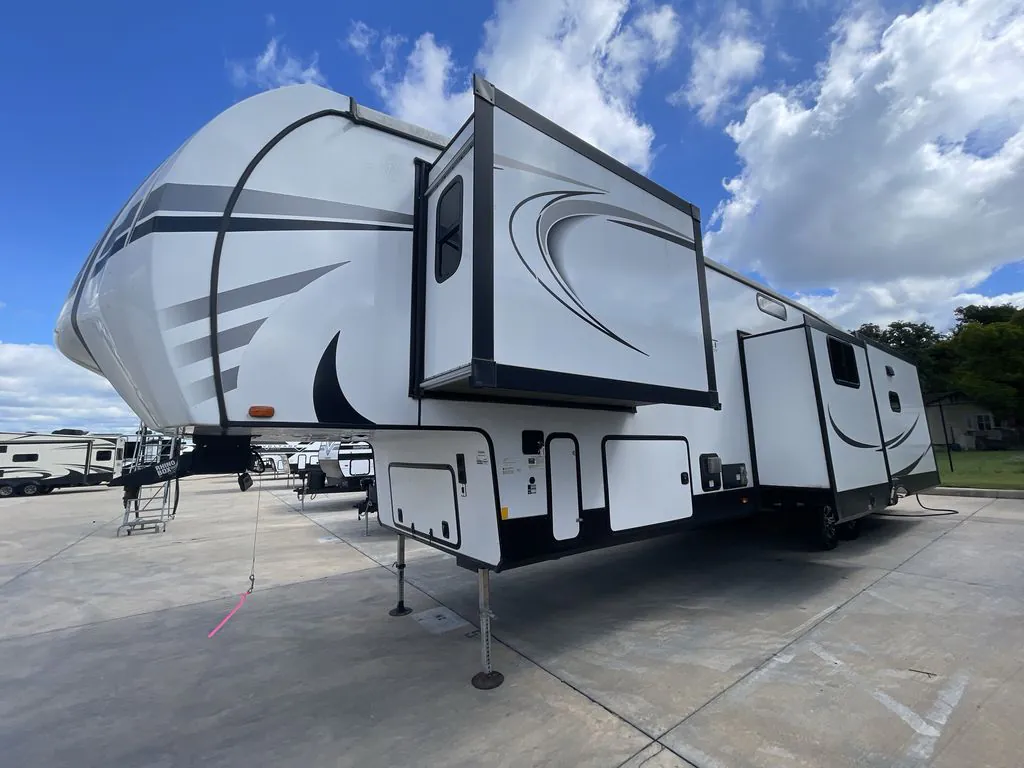 2023 Forest River Wildcat 369MBL, Photos photo 2