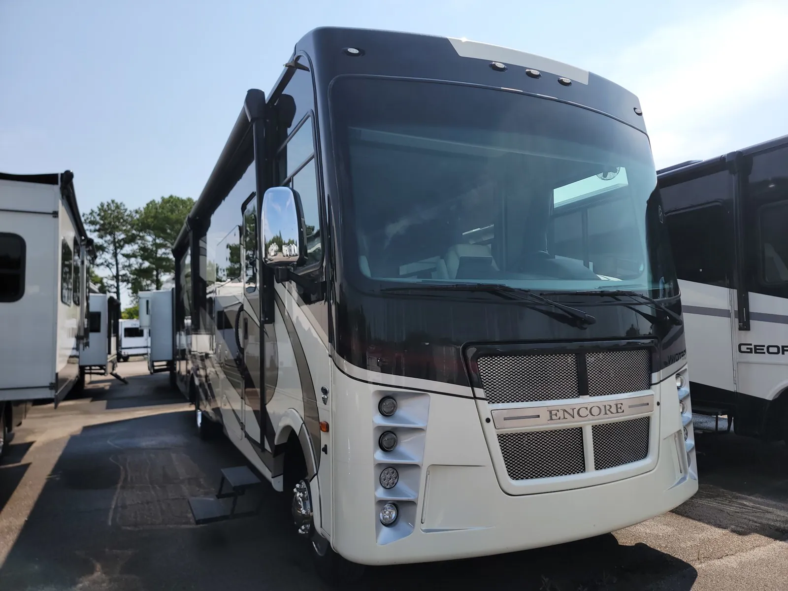 2023 Coachmen Encore 325SS - Photo 2