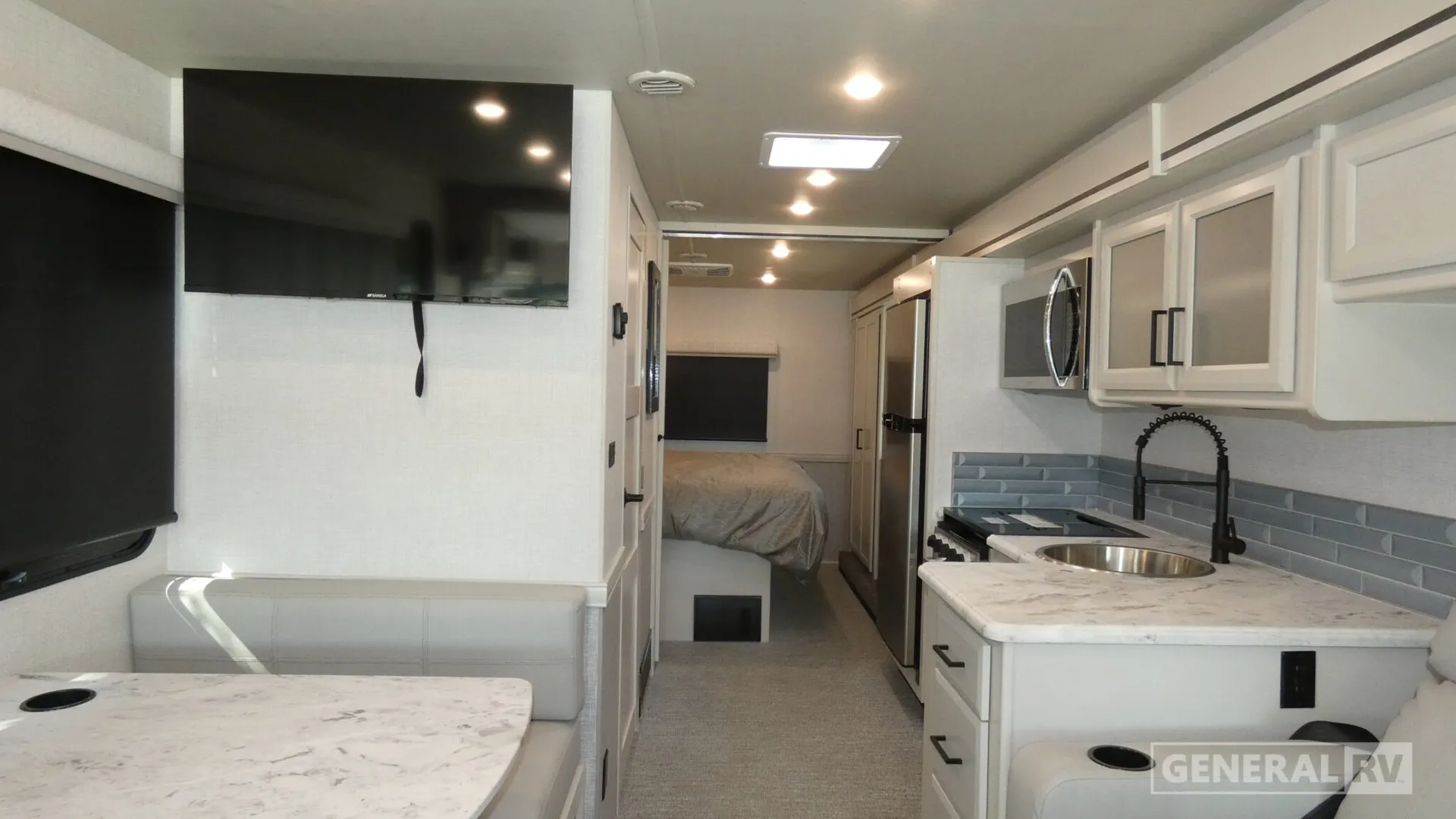 2026 Holiday Rambler Admiral 29M - Photo 3