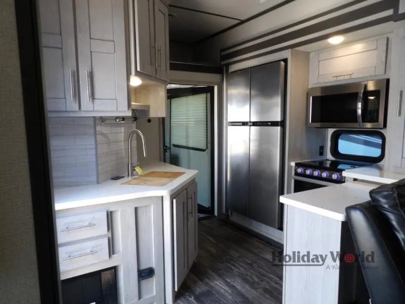 2021 Keystone Fuzion 429 - Photo 3
