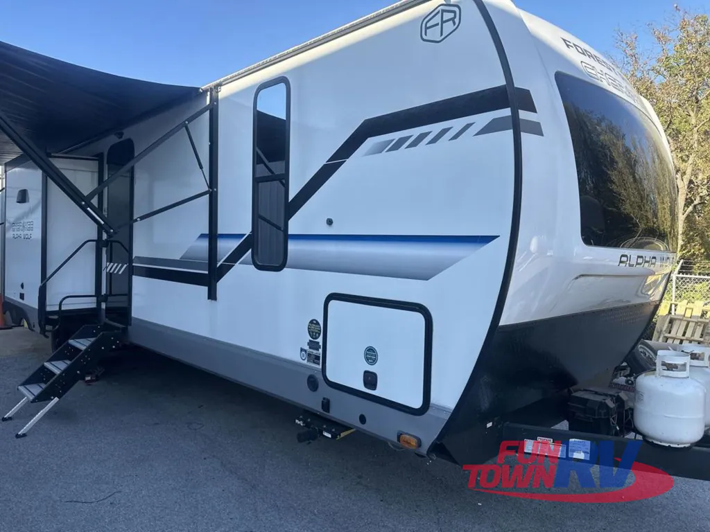 2025 Forest River Cherokee Alpha Wolf 33BH, Photos photo 3