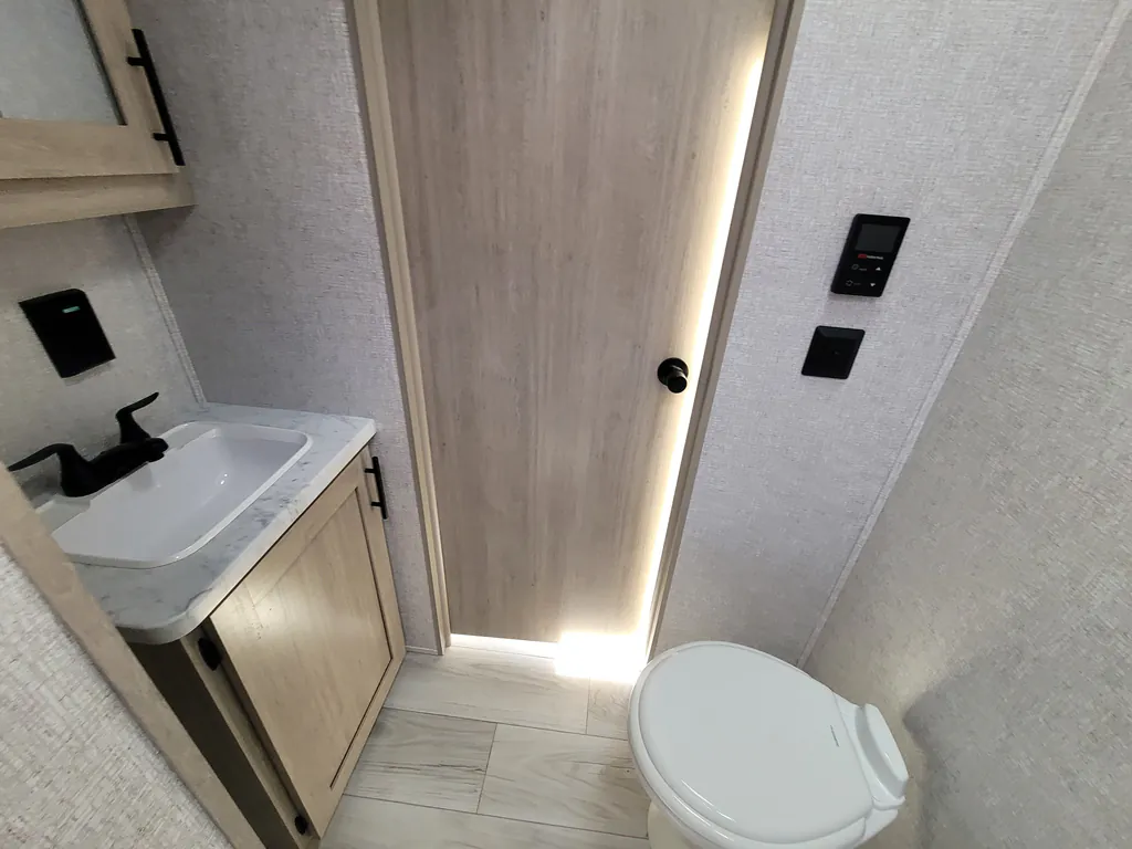 2026 East to West Della Terra 272RL, Photos photo 34