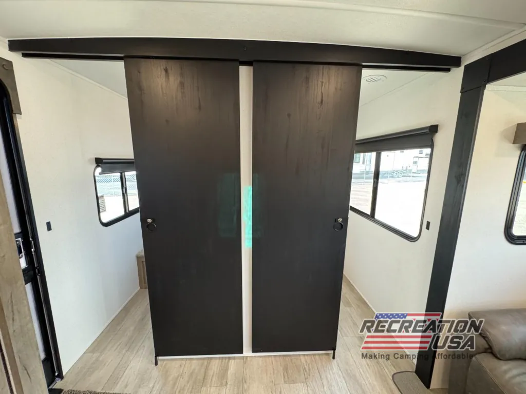 2026 Forest River Solaire 3150TBSS, Photos photo 31