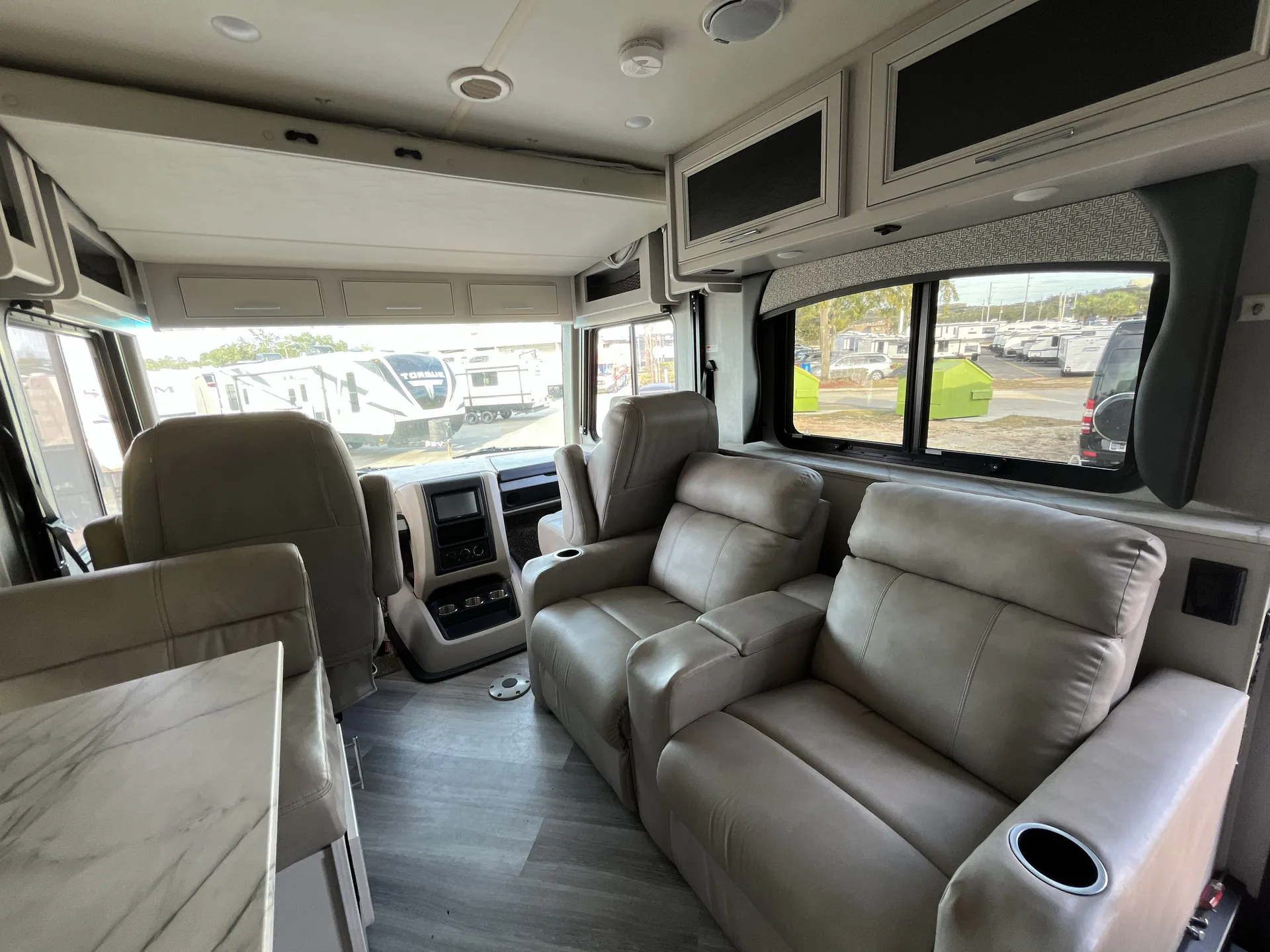 2022 Fleetwood Fortis 33HB — living area main