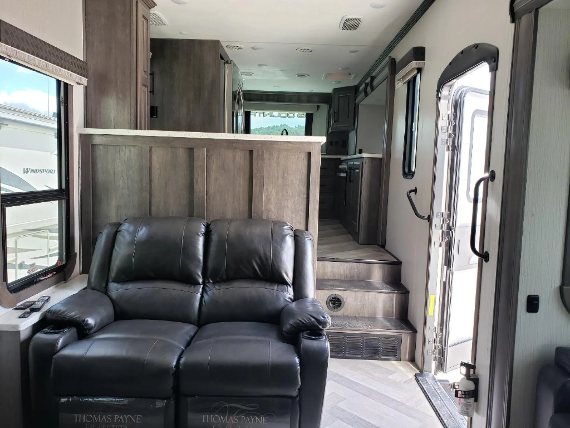 2021 Heartland Big Country 3895FK - Photo 4