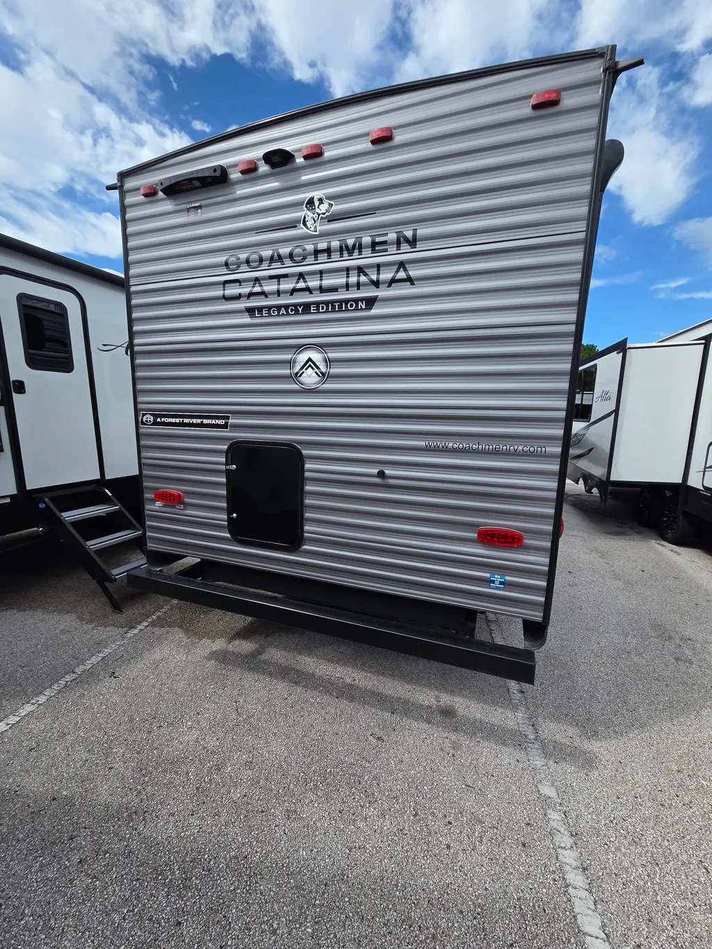 2026 Coachmen Catalina Legacy Edition 273DBHCK, Photos photo 4