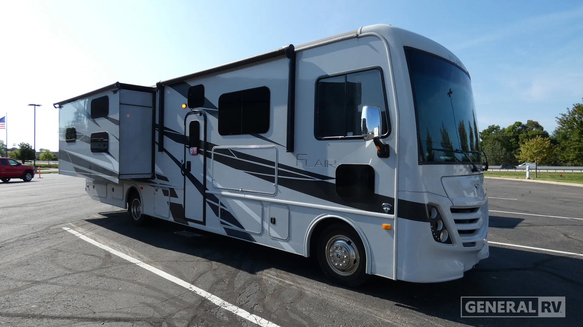 2024 Fleetwood Flair 33B6 - Photo 2