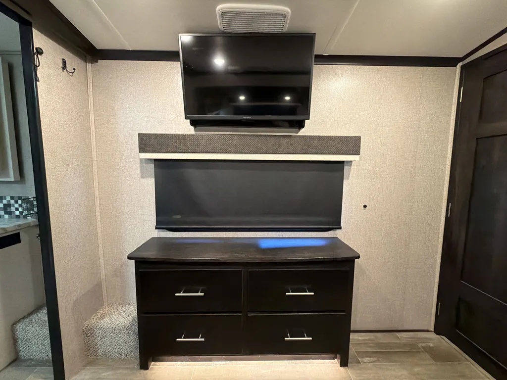 2021 Jayco North Point 387FBTS, Photos photo 16