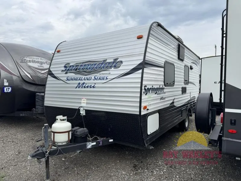 2017 Keystone RV Summerland Mini 1700FQ - Photo 4