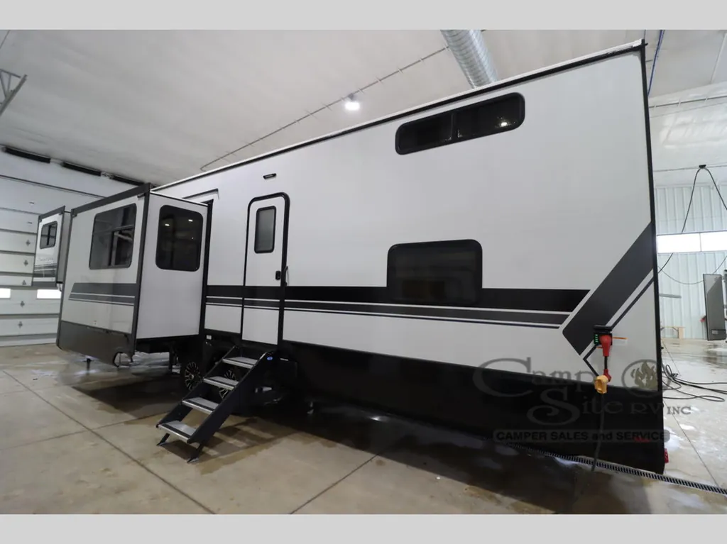 2026 Keystone Montana High Country 377FL, Photos photo 6