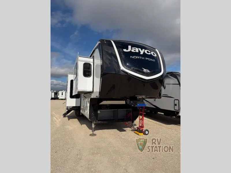 2026 Jayco North Point 382FLRB - Photo 2