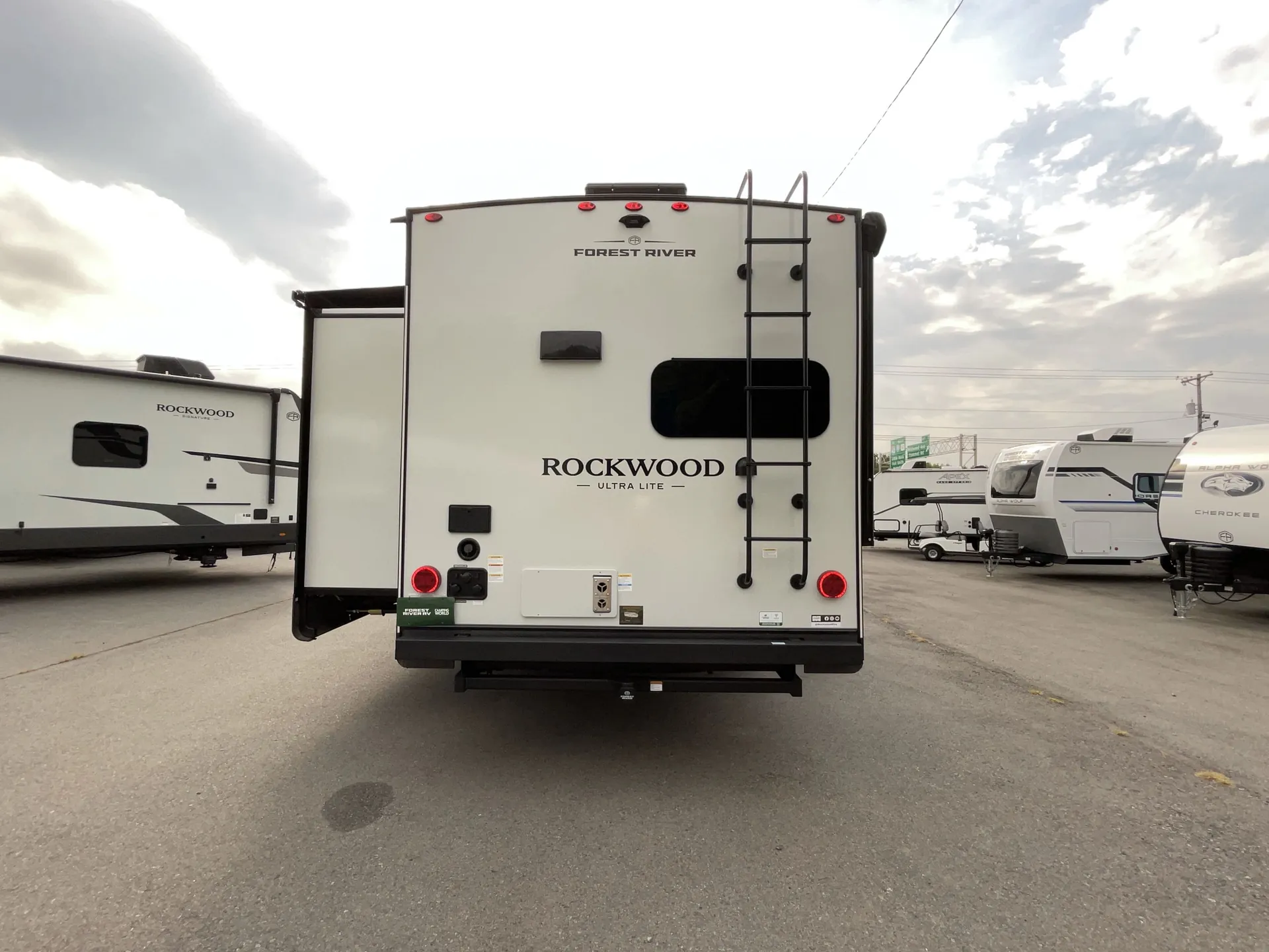 2027 Forest River Rockwood Ultra Lite 2711RK — backside