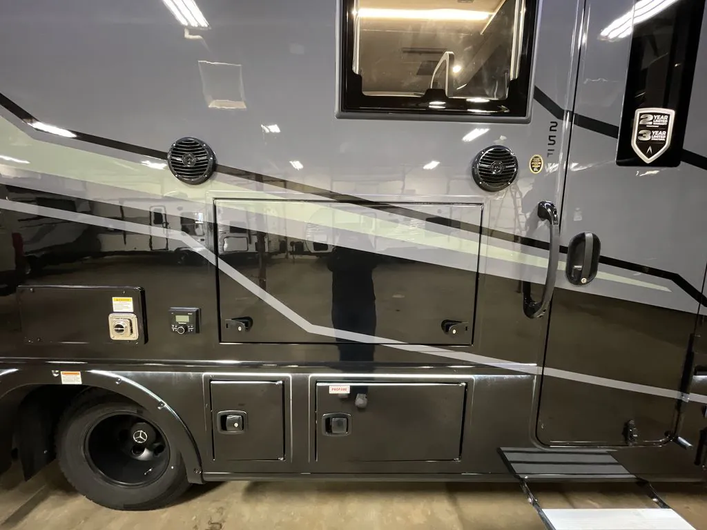 2026 Grand Design Lineage Series M 25FW - Photo 3