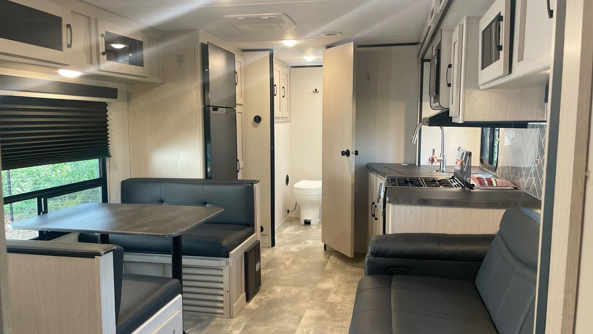 2023 Coachmen Apex Ultra-Lite 251RBK — living area main