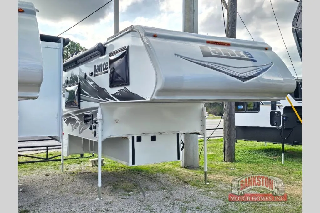 2026 Lance Lance Truck Campers 850 - Main photo