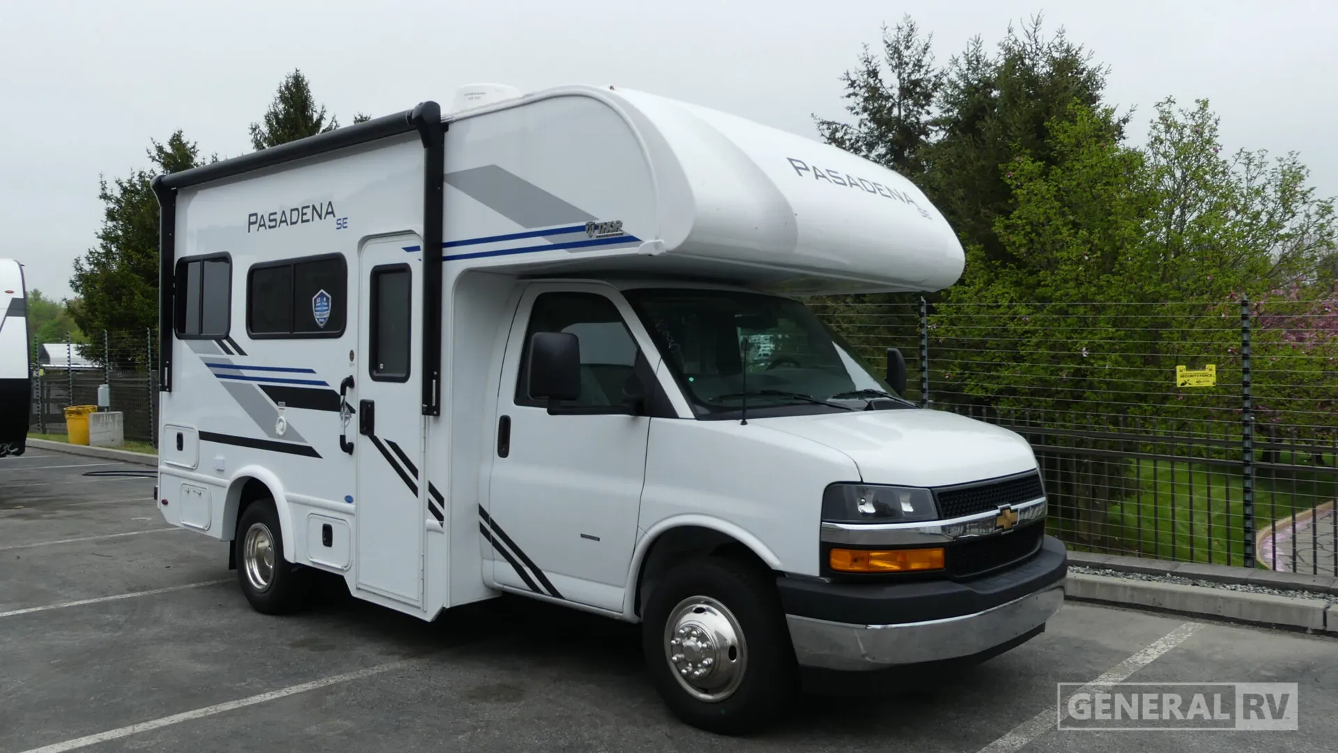 2026 Thor Motor Coach Pasadena SE SE19 Chevy - Photo 2