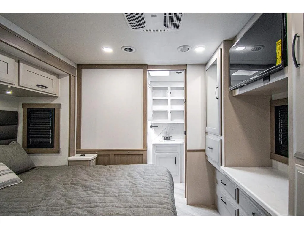2027 Entegra Coach Emblem 36U, Photos photo 30