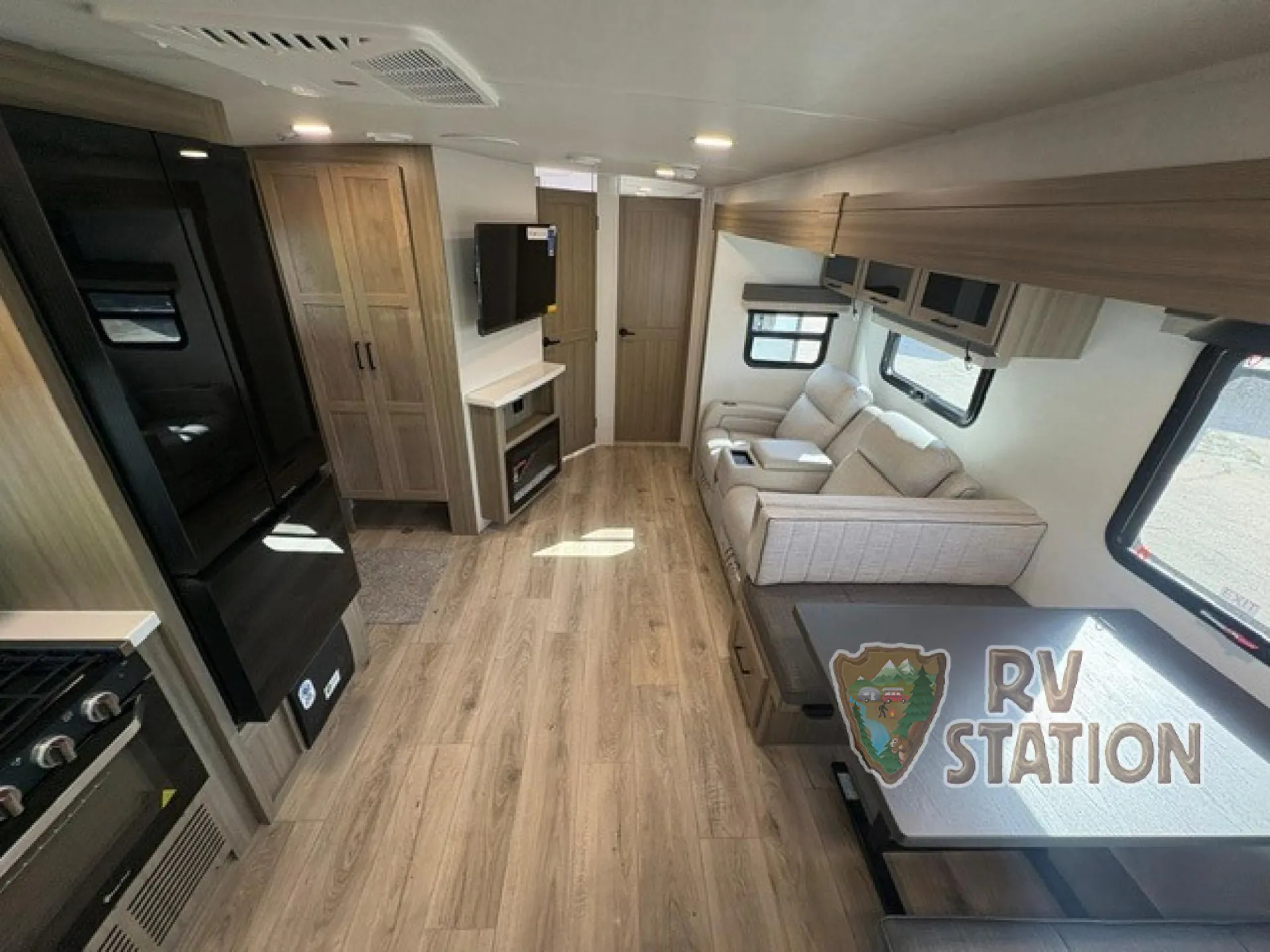 2027 Forest River Rockwood Ultra Lite 2608BS — Photo 5