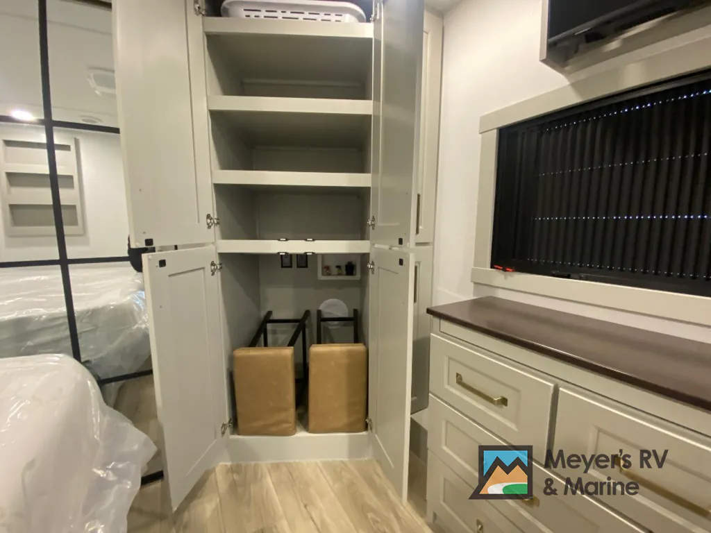 2026 Brinkley Model G 4100, Photos photo 25