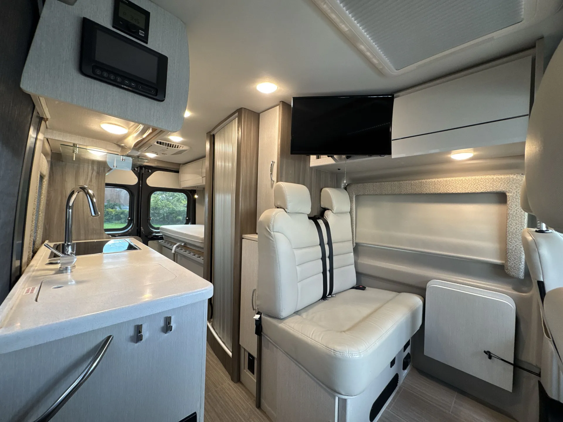 2021 Thor Motor Coach Tellaro 20AT — living area main