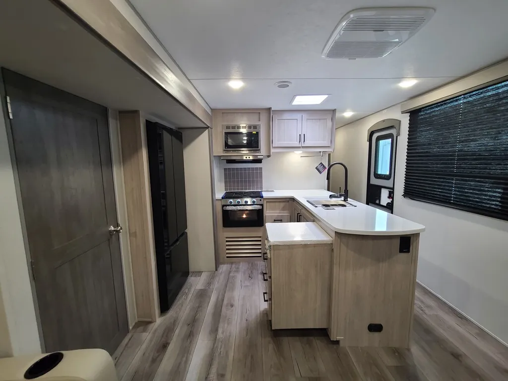 2026 Coachmen Catalina Legacy Edition 283RNR, Photos photo 11