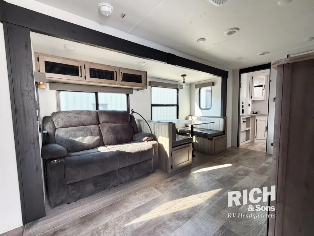 2026 Palomino Puma 337BH, Photos photo 12