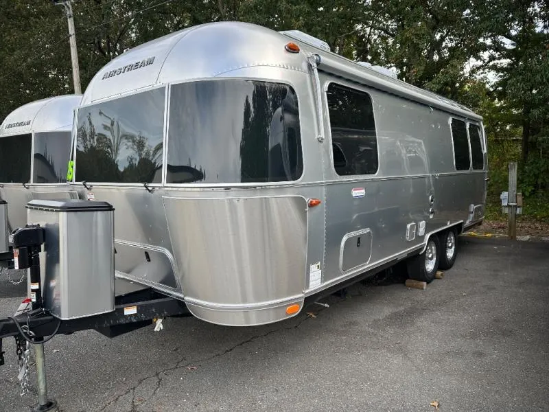 2026 Airstream International 25FB - Photo 4