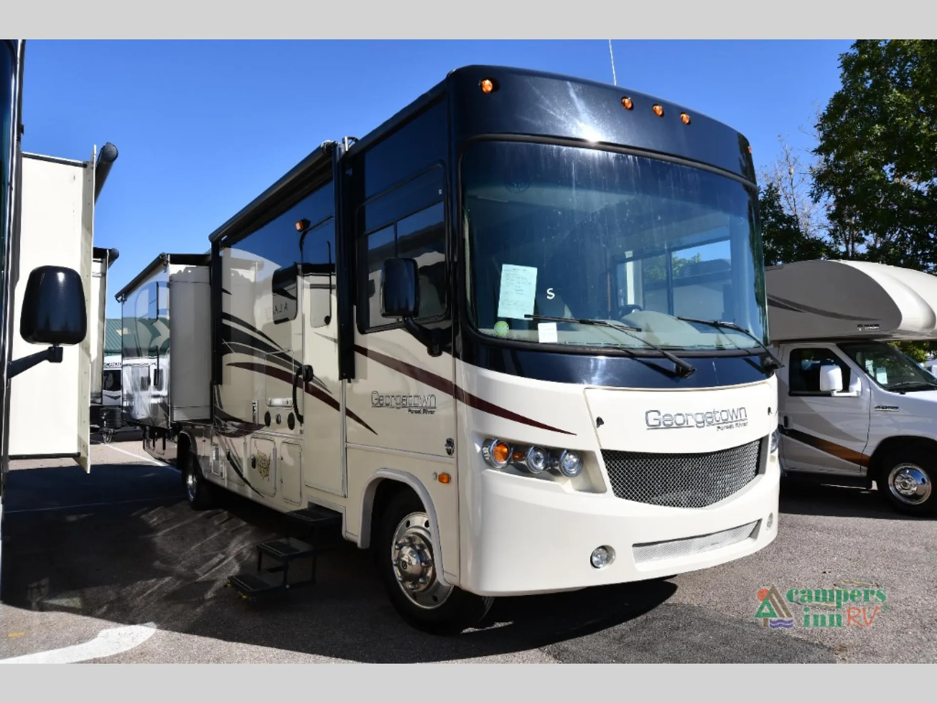 2015 Forest River Georgetown 364TS - Photo 2