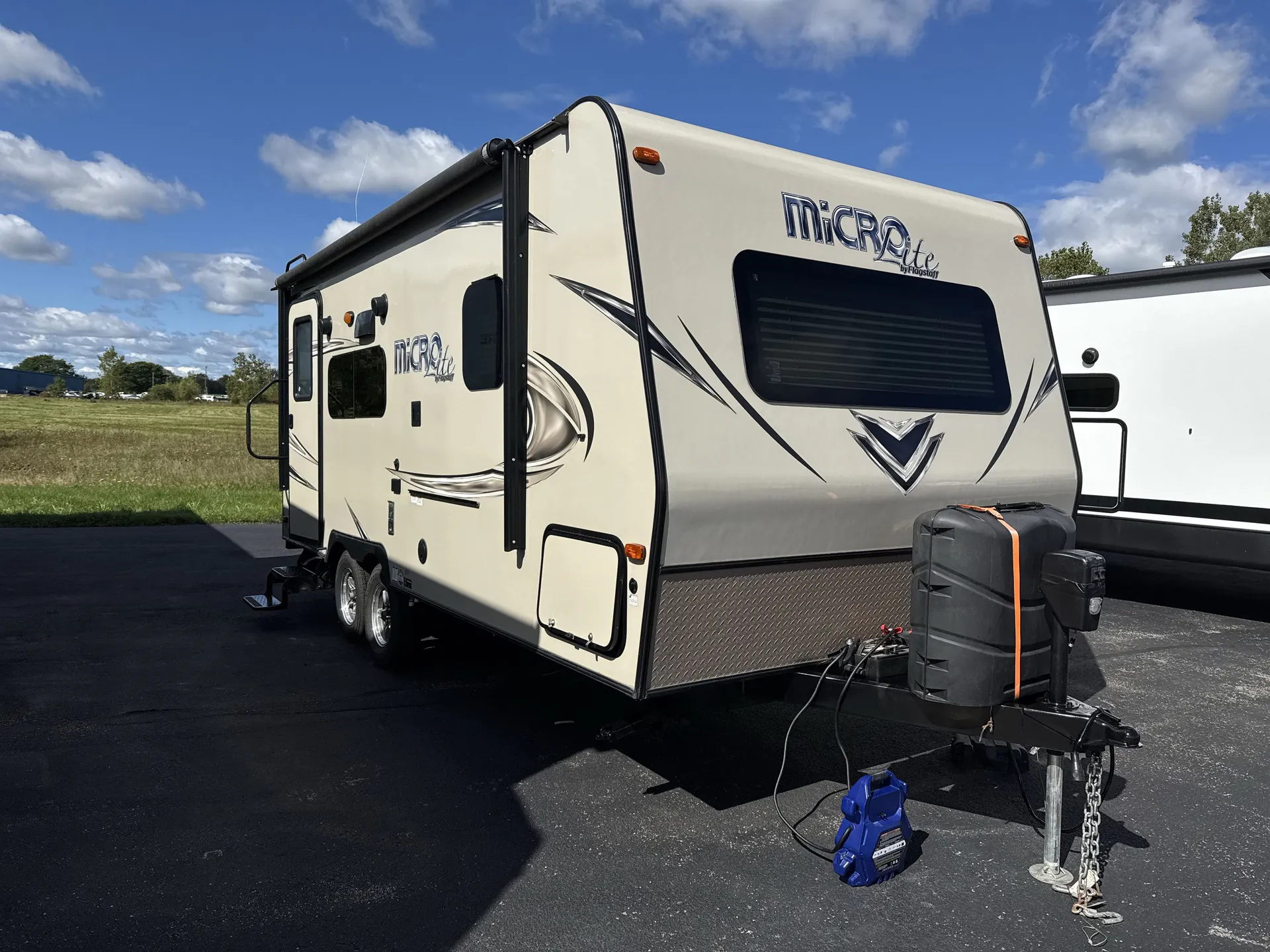 2018 Forest River Flagstaff Micro Lite 21FBRS - Photo 2
