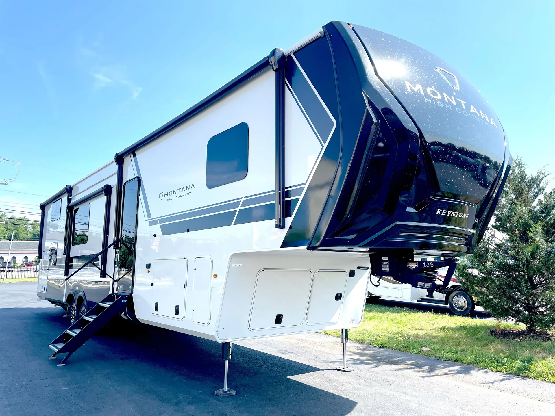 2027 Keystone Montana High Country 391TB - Photo 2