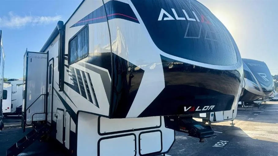 2023 Alliance RV Valor 40V13 - Photo 2