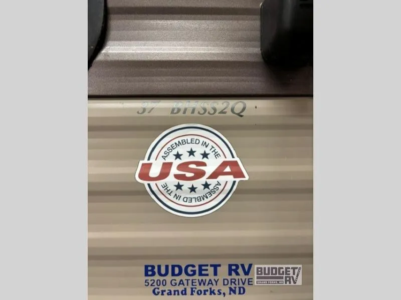 2019 Forest River Wildwood 37BHSS2Q - Photo 3