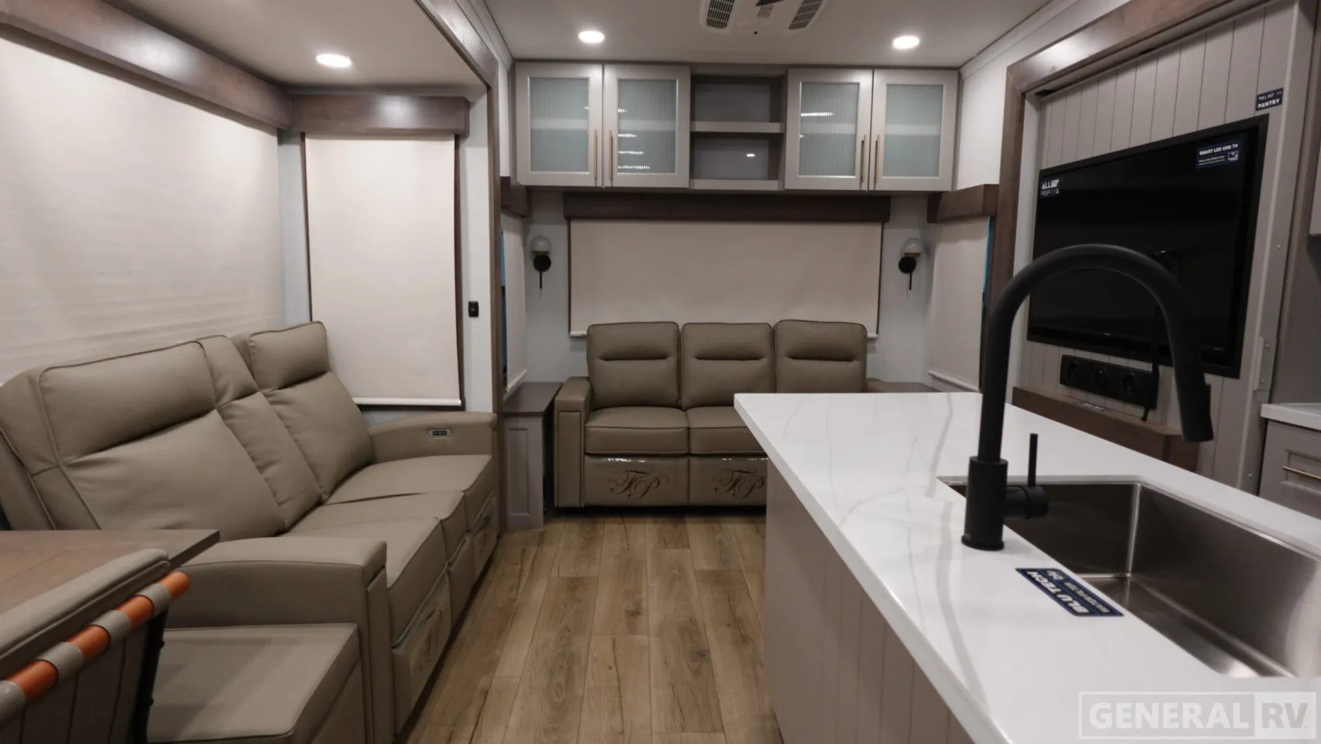 2026 Alliance RV Paradigm 310RL - Photo 3