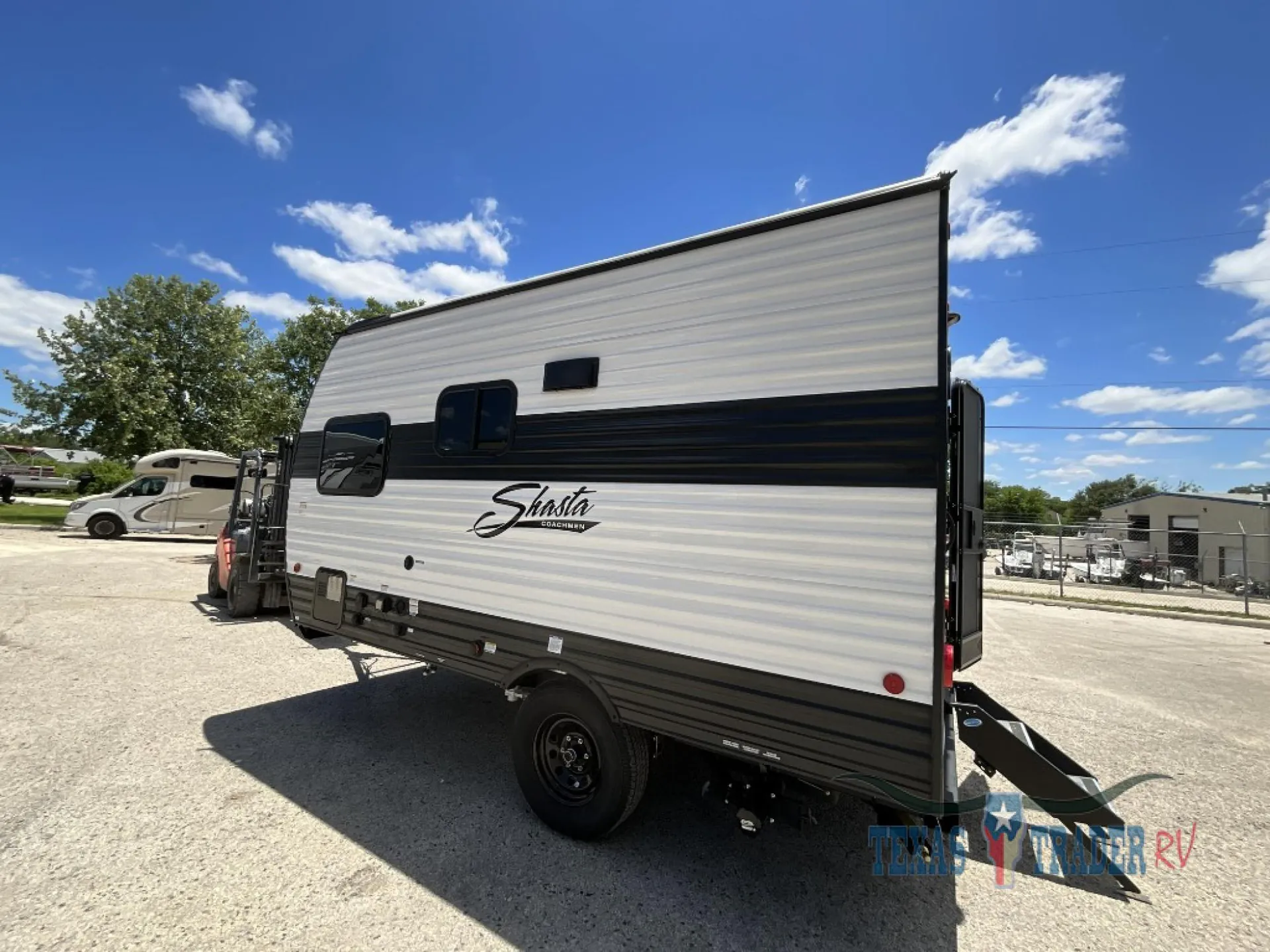 2026 Shasta Compact 17LB - Photo 4
